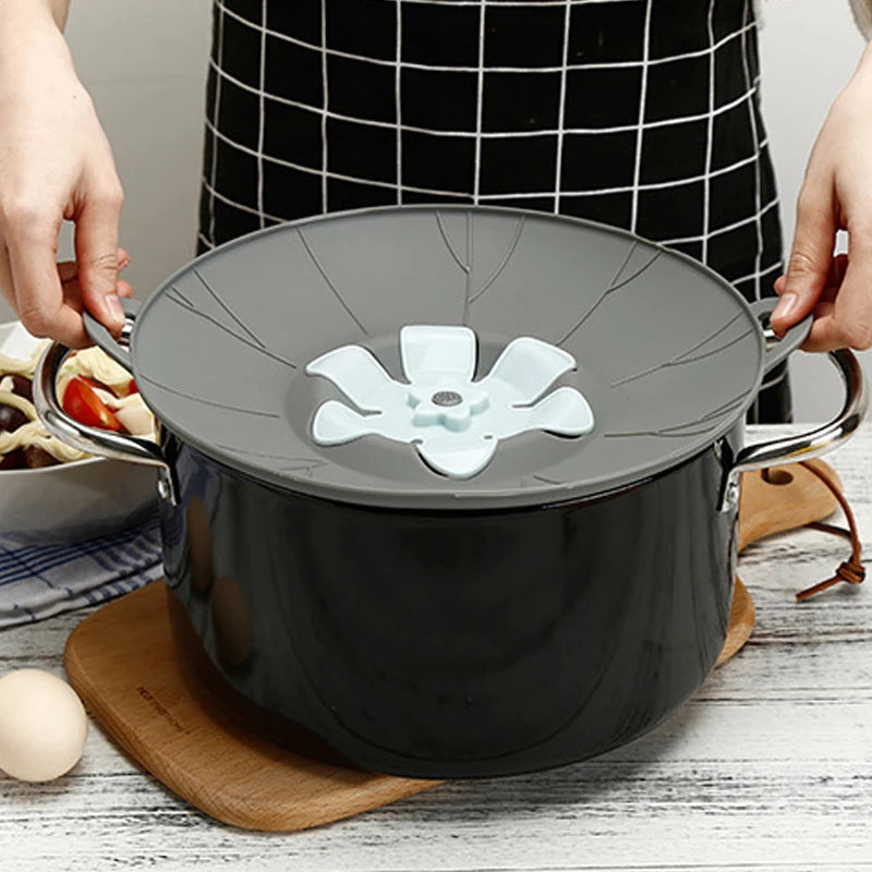 Silicone Spill Proof Pot Lid Cover — Universal Heat Resistant Overflow Stopper for Pots Pans and Bowls